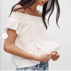 Aritzia Talula off shoulder cropped top
